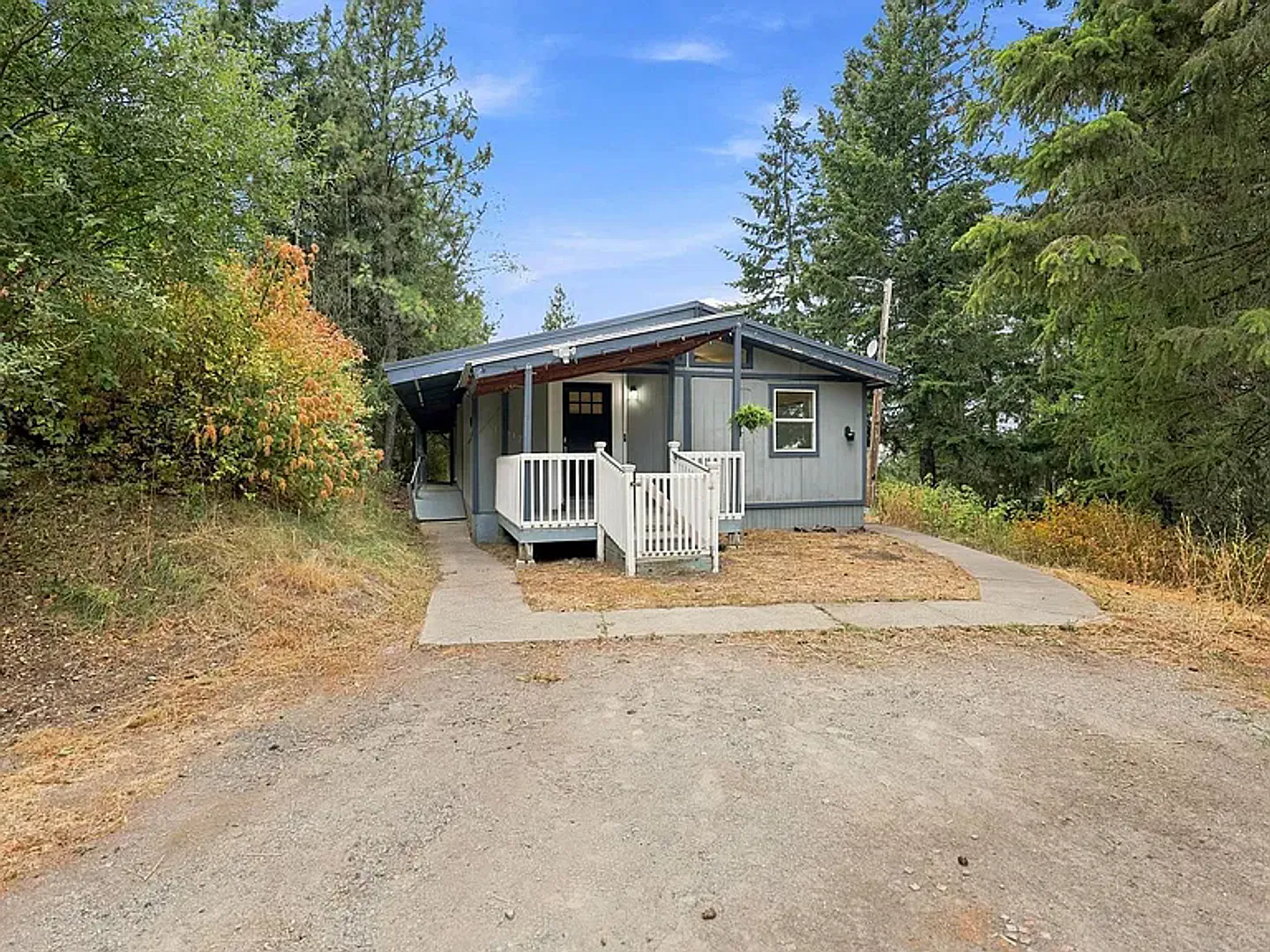 4 Bedroom Home on Acreage — Photo 2