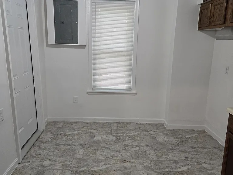106 S Locust St — Photo 11