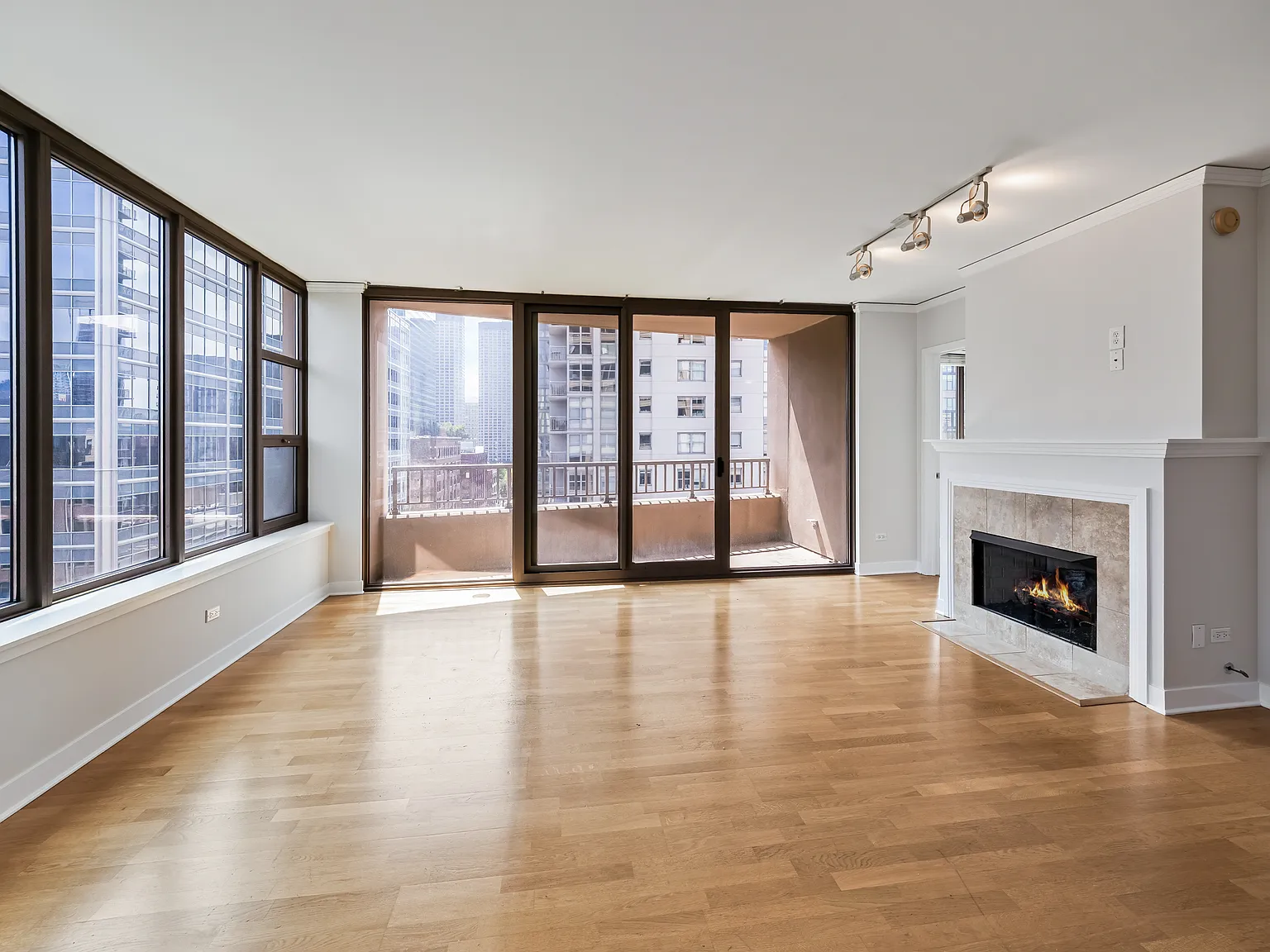 1 bed, 1.5 bath, 1050 sqft, $3,150 — Photo 2