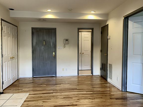 2nd image of 1627 Park Ave APT 2B