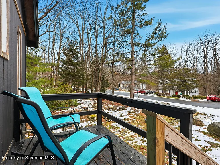 1379 Winding Way — Photo 4