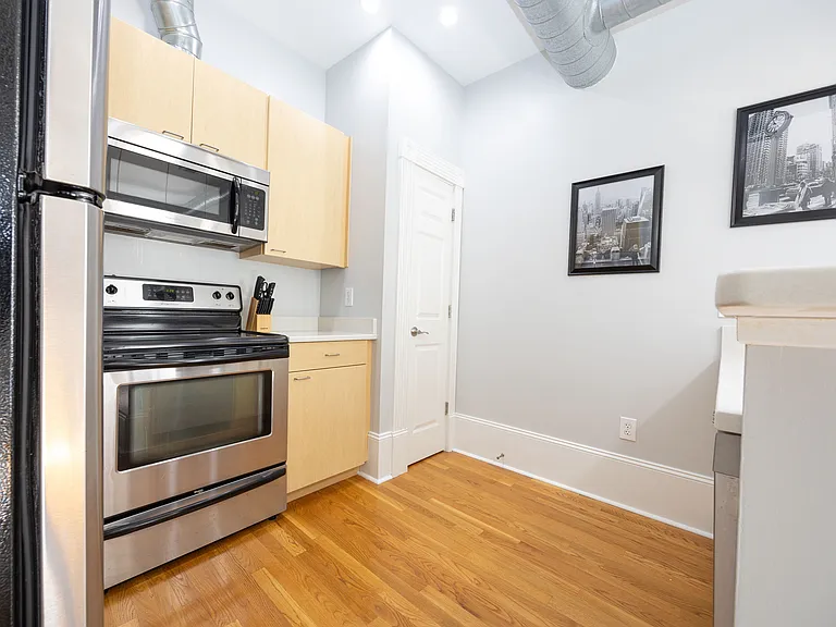 275 S Limestone St #240 — Photo 9