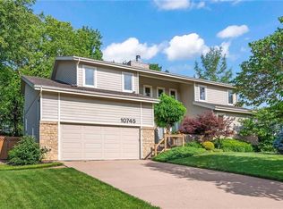 10745 W 109th St, Overland Park, KS 66210