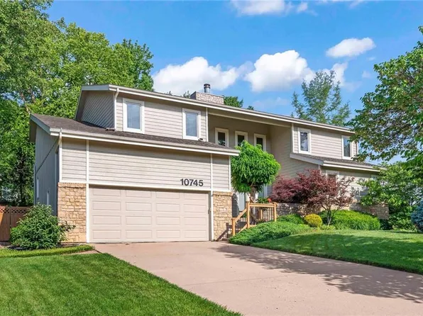 10745 W 109th St, Overland Park, KS 66210