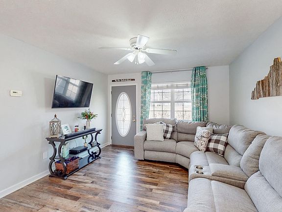5th image of 107 Renee Dr
