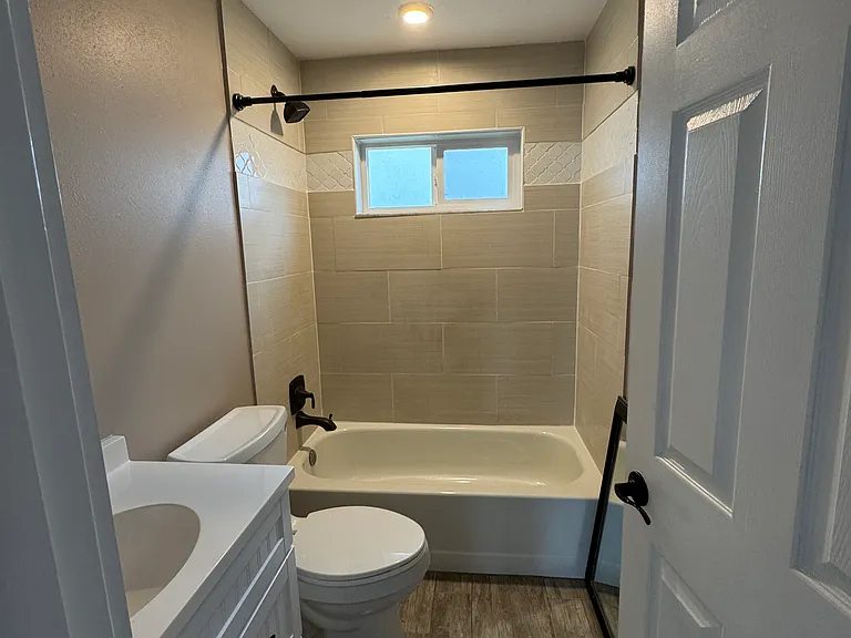 270 Arbor Dr W — Photo 14