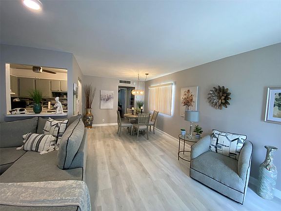 3rd image of 422 Brittany I #422