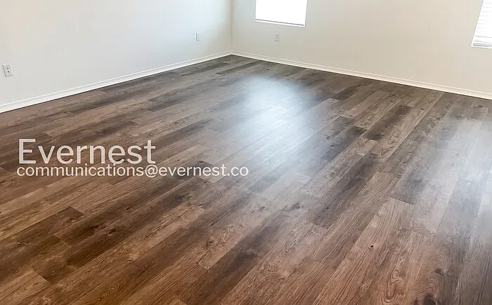 6680 Hollywood Ave — Photo 9
