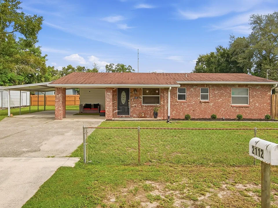 2112 E Nedro Rd