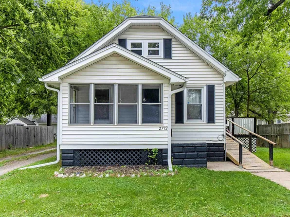 2712 N Ellis St, Peoria, IL 61604
