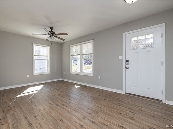 2nd image of 219 N 15th Ave