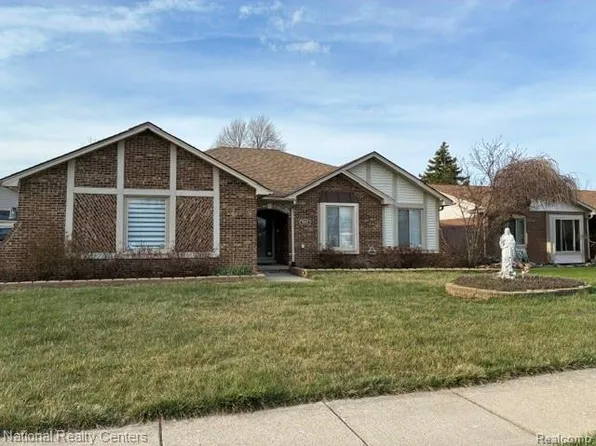 5031 Scarsdale Dr, Sterling Heights, MI 48310