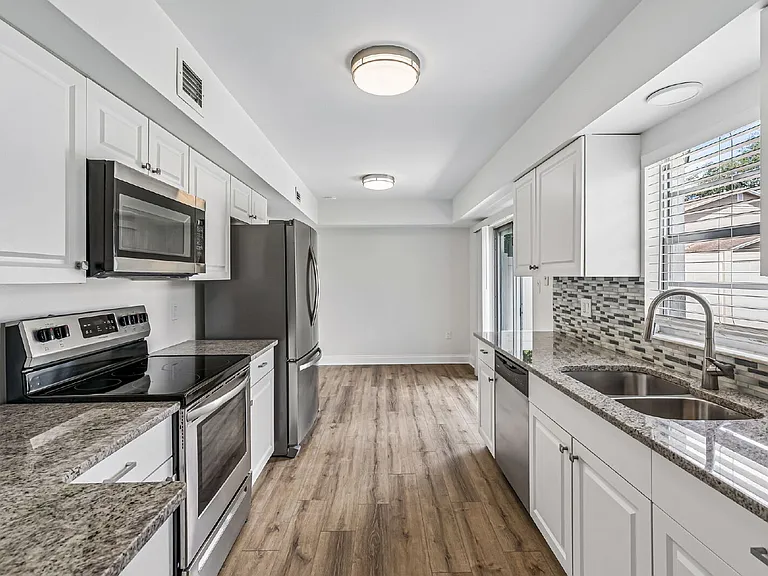 2774 Seahorse Ct — Photo 3