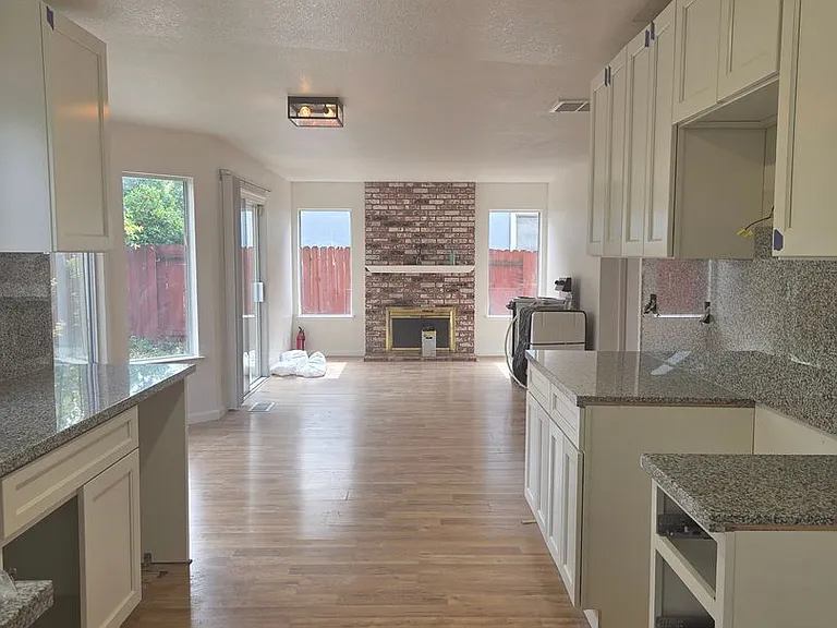 745 Monte Carlo Dr — Photo 4