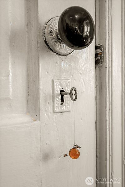 4th image of 14064 MacTaggart Avenue