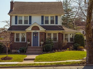 206 Grayson Pl, Teaneck, NJ 07666