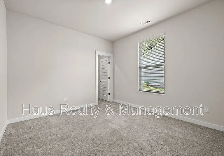 1145 Ross Farms Blvd — Photo 18