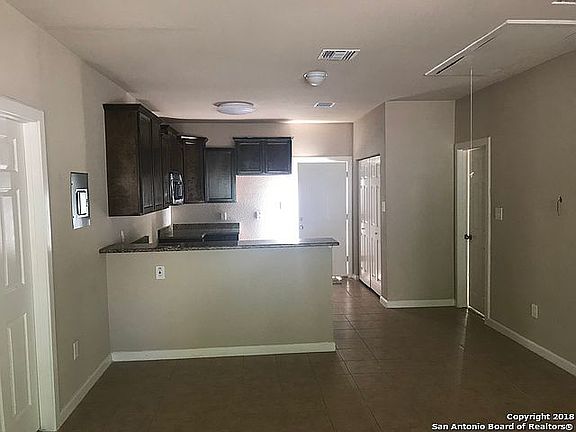 4th image of 318 S San Ignacio Ave