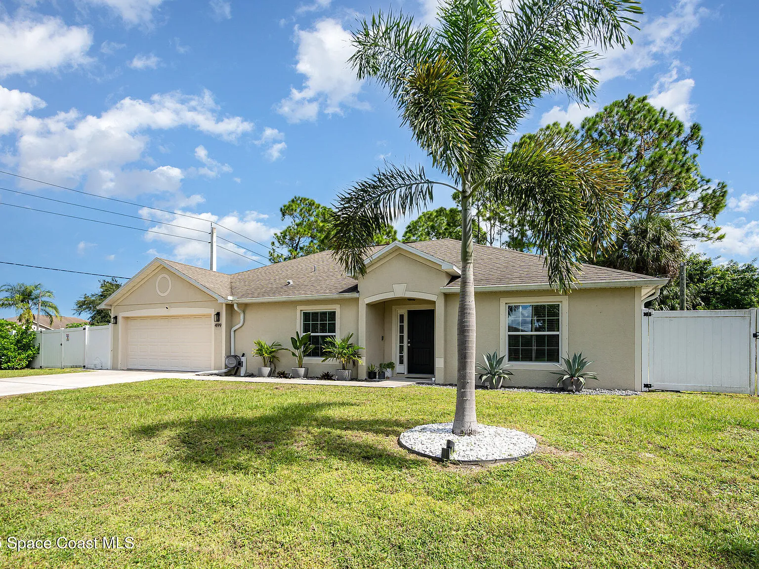 4 bed, 2.0 bath, 1890 sqft, $2,500 — Photo 1