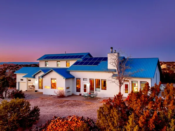 17 Plaza De Sonadores, Placitas, NM 87043