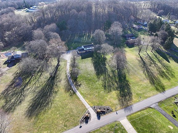 3rd image of 2072 Boyd School Rd