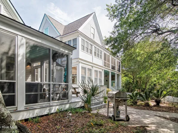 614 Ocracoke Way, Bald Head Island, NC 28461
