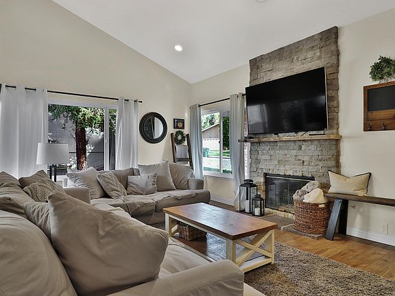 5th image of 2067 Shady Brook Dr