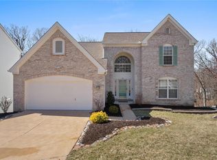 211 Strecker Farms Ct, Ballwin, MO