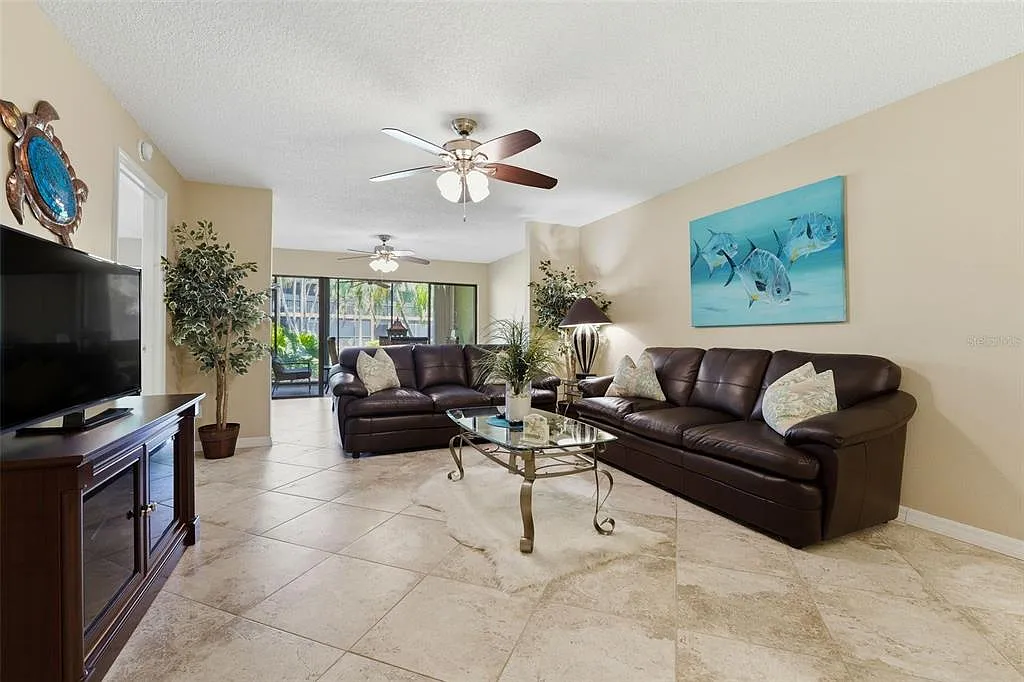 2 bed, 2.0 bath, 1232 sqft, $4,500 — Photo 3