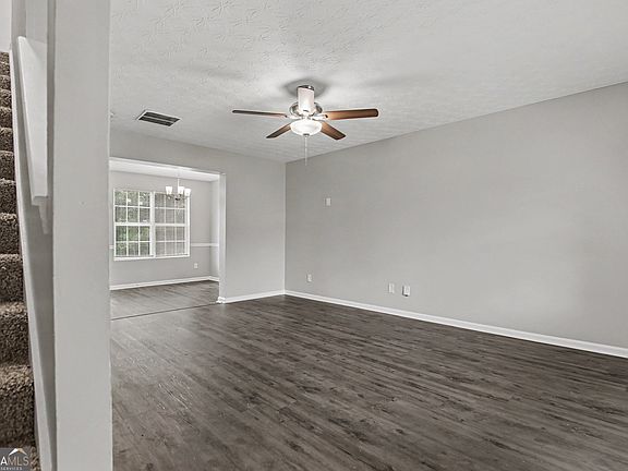 3rd image of 519 Carlton Pointe Dr