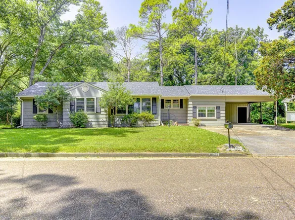 104 Skyvale Dr, Vicksburg, MS 39183