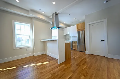 18 Winchester St #9 Photo 1