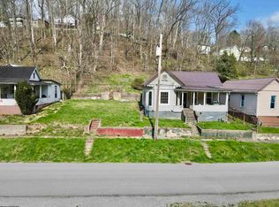 356 Broad St, Weston, WV 26452