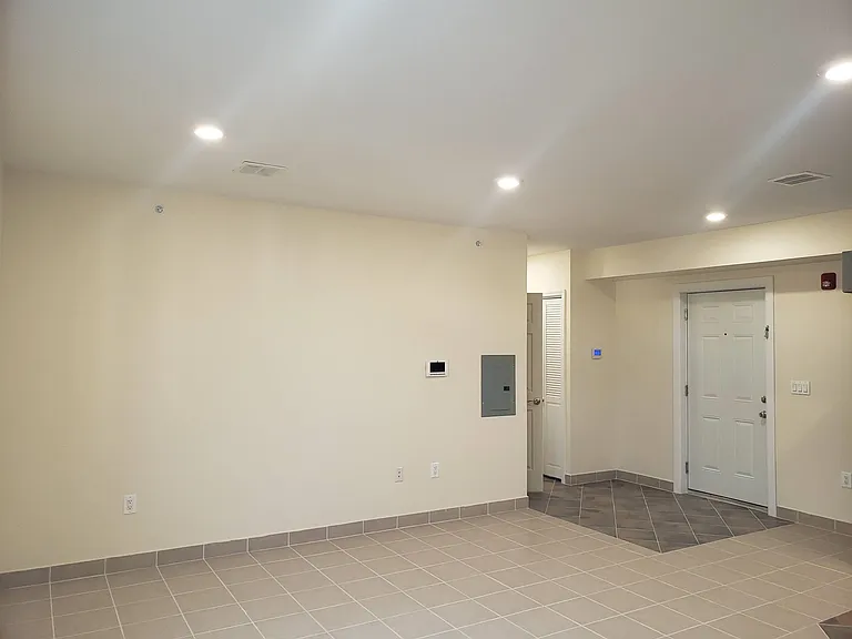 44 Bergen Blvd #9 — Photo 10