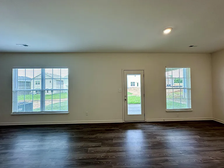2380 Geranium Ln — Photo 15