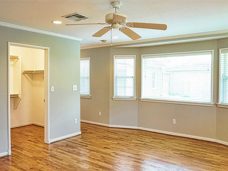 2047 McClendon St — Photo 17
