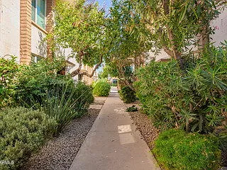 2 bed, 1.5 bath, 1152 sqft, $1,995 — Photo 4