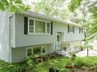 10 Bayberry Dr, Brookfield, CT 06804