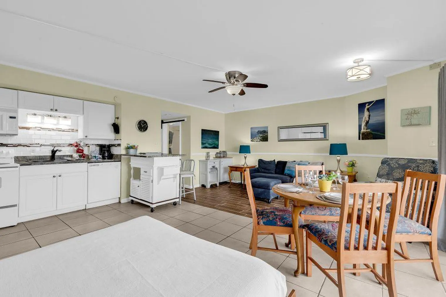 1 bed, 1.0 bath, 495 sqft, $2,640 — Photo 2