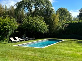 15 Academy Ln, Bellport, NY 11713