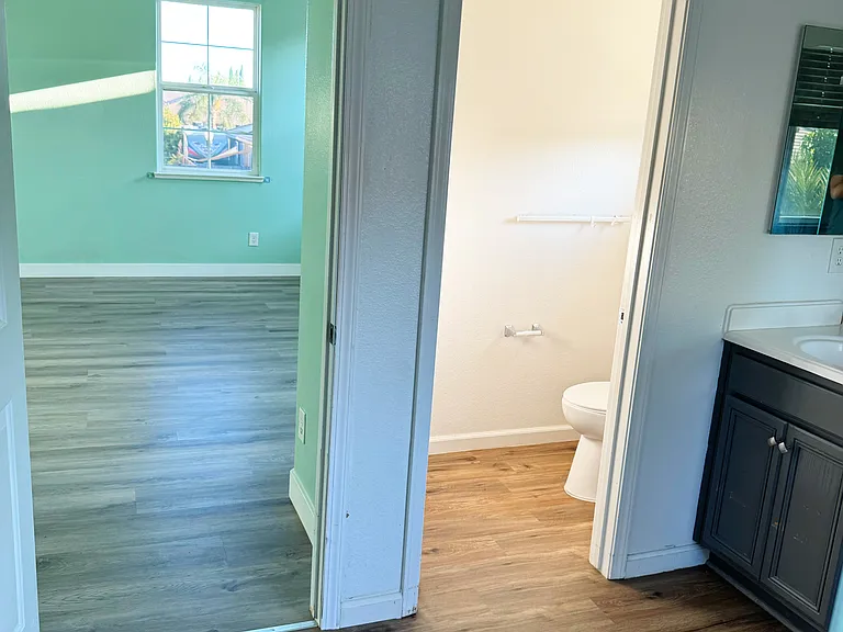 1421 Croydon Ct — Photo 12