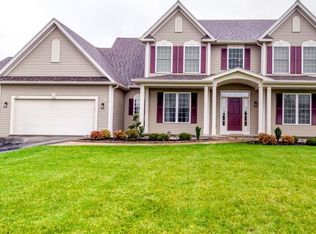 1382 Meadow Breeze Ln, Webster, NY 14580