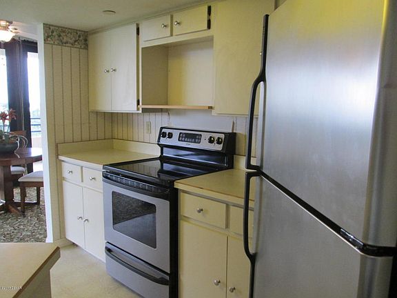 3rd image of 1 Oceans West Blvd APT 3B1