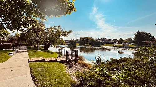 22207 Pondview #32 Photo 1