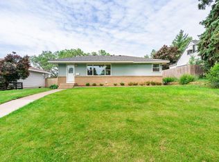 5206 7th St NE, Columbia Heights, MN 55421