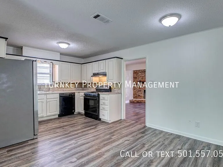 1301 Stafford Rd — Photo 2