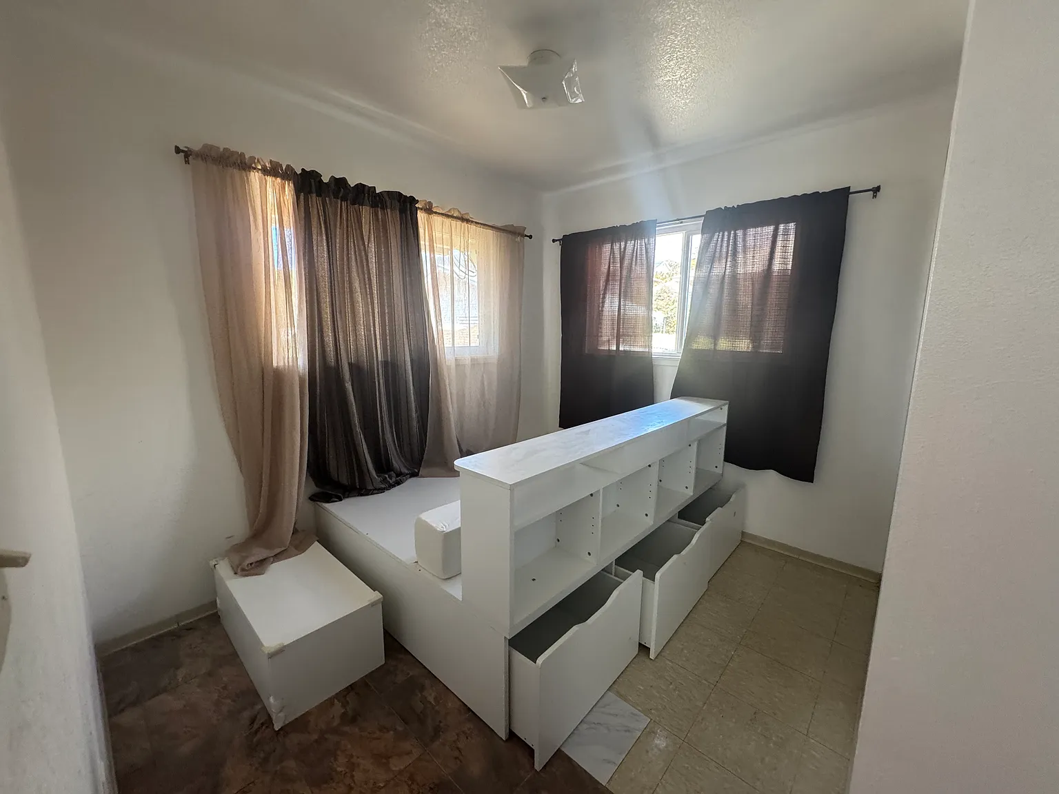 2 bed, 500 sqft, $2,400 — Photo 3