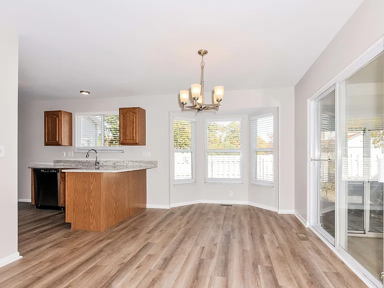 2702 Red Cedar Parc Dr S — Photo 6