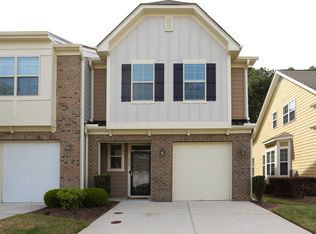 336 Duchart Ln, Fuquay Varina, NC 27526