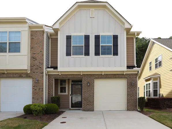 336 Duchart Ln, Fuquay Varina, NC 27526